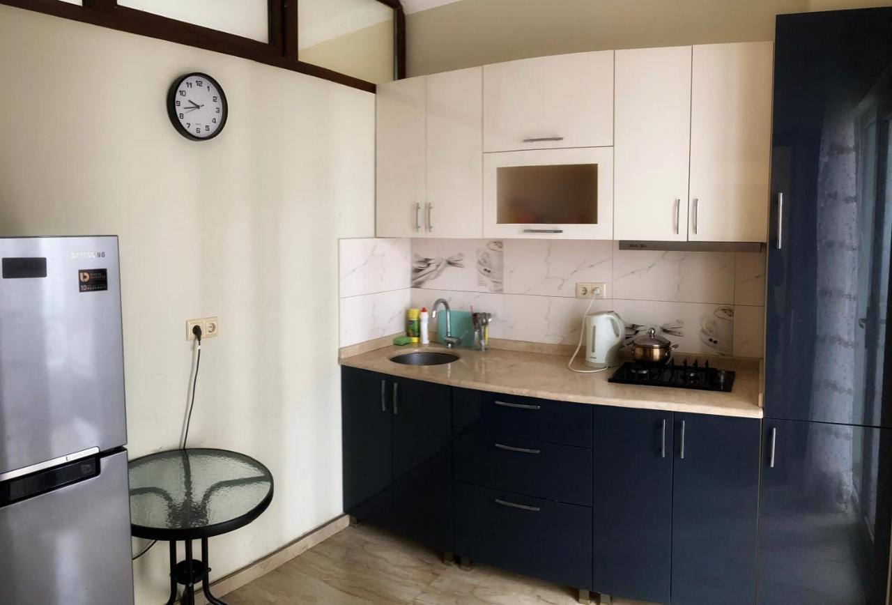 Big, Comfortable Apartment In Batumi Near The Sea Extérieur photo