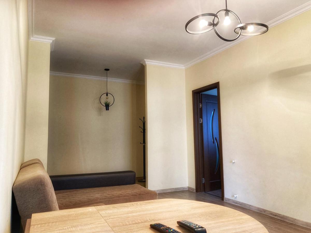 Big, Comfortable Apartment In Batumi Near The Sea Extérieur photo